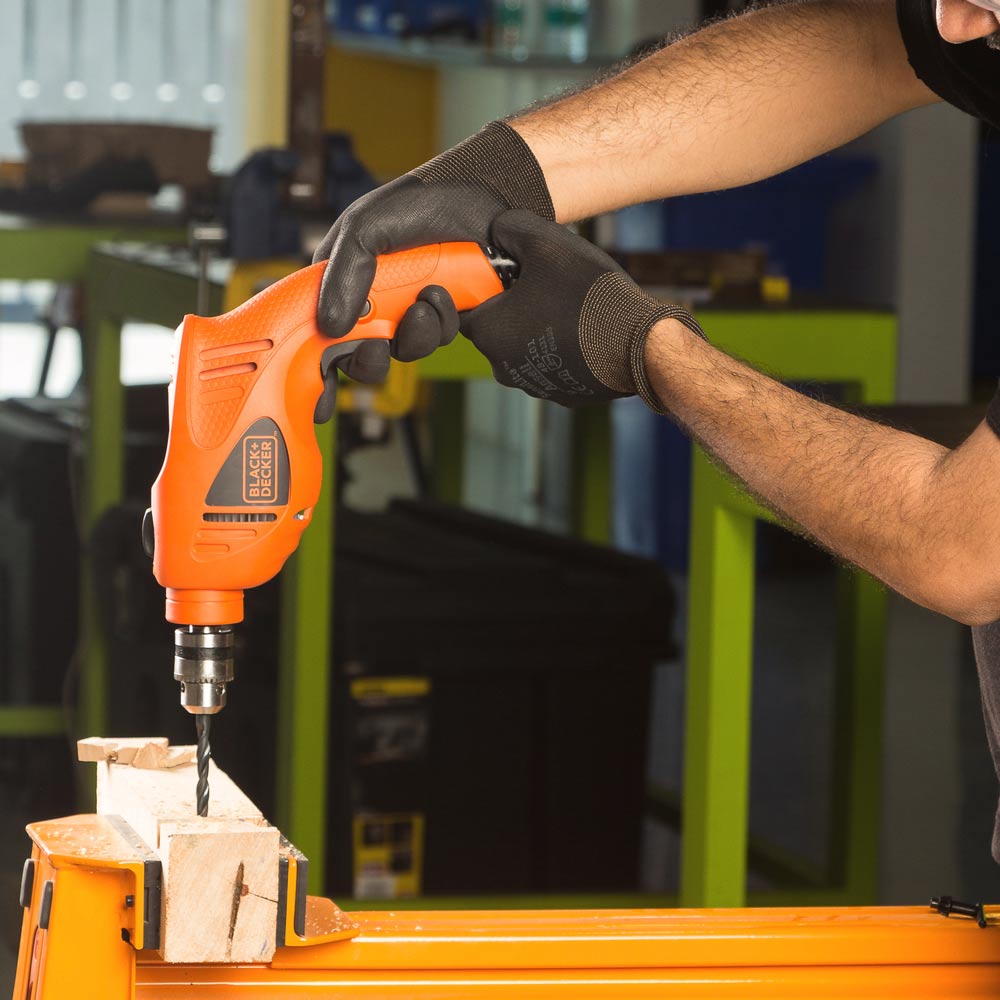 Furadeira Profissional Impacto 10mm 3/8 550W 50P Black Decker
