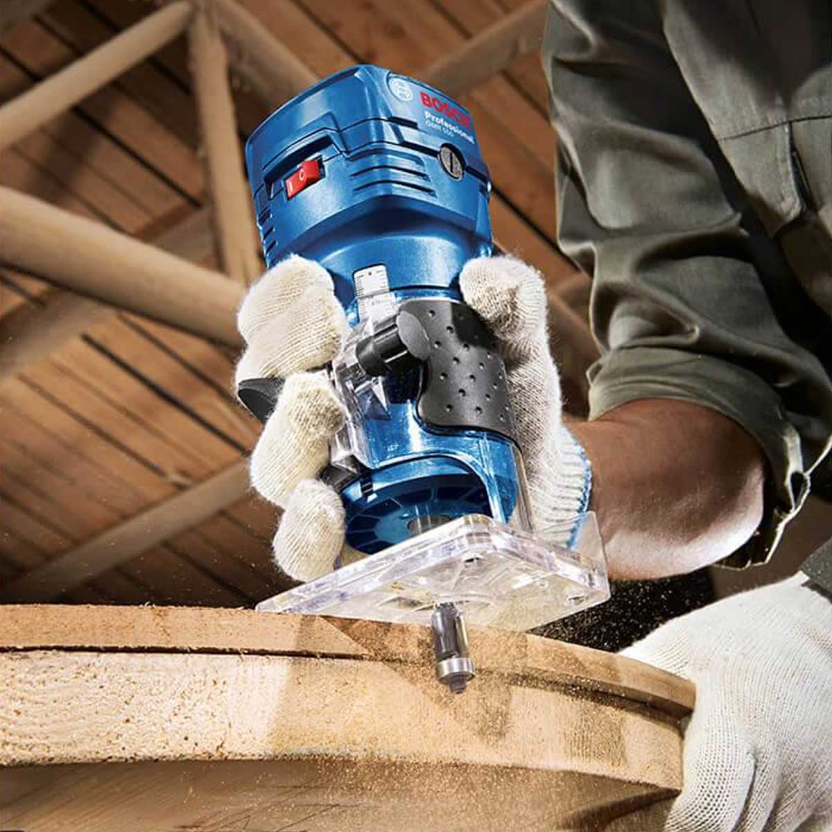 Tupia Bosch GKF 550 550W  com 2 Pinças