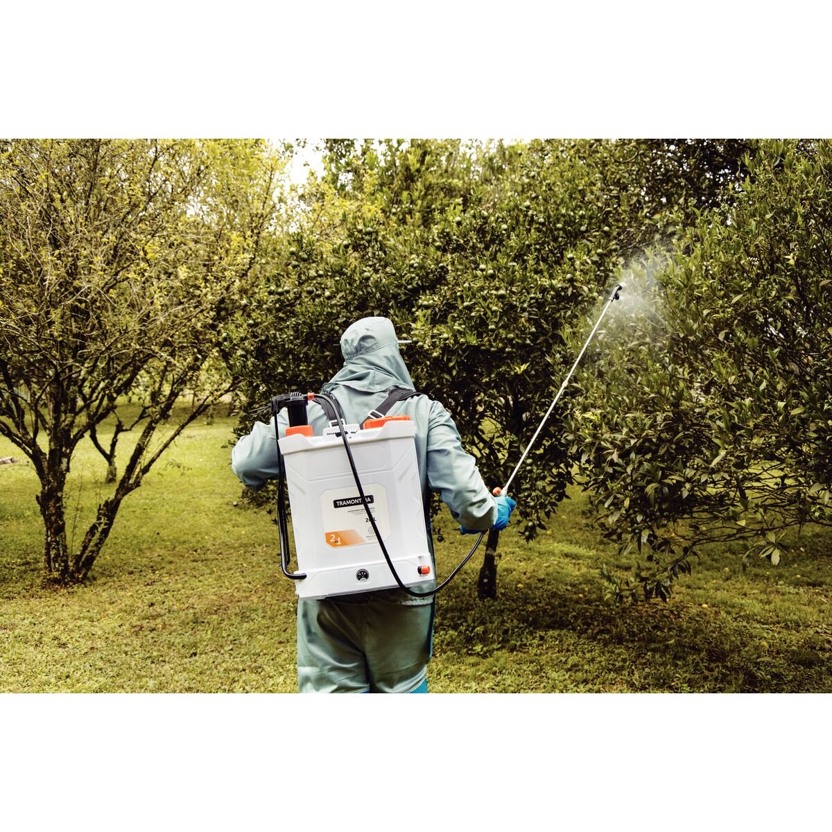 Pulverizador Tramontina  Bateria 20L 2 em 1 Costal