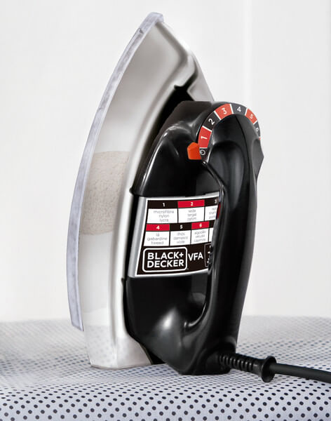 Ferro á Seco Alumínio Cromado 220V 1000 WATTS Black Decker